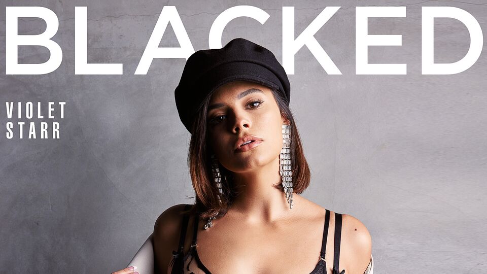 Blacked.Com apresenta cabelo liso clipe da Violet Starr