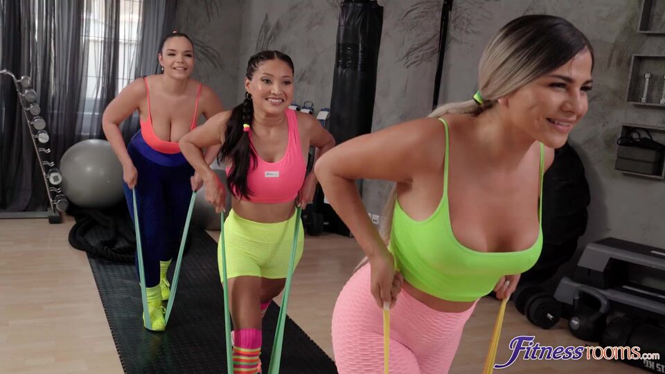 Bem feita Cristina Miller e Sofia Lee - lingerie vídeo - Fitness Rooms